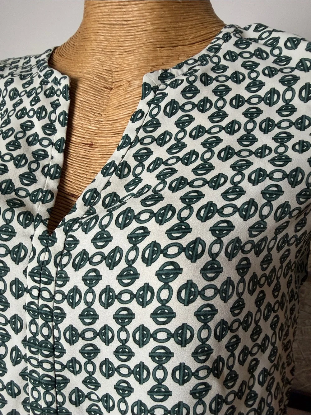TORY BURCH Green & White Patterned Short Sleeve Split-Neck Top Size S